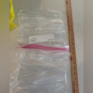 6 unused plastic champagne flutes